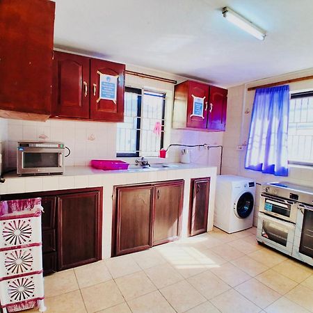 Zunox Guest House Freetown Dış mekan fotoğraf
