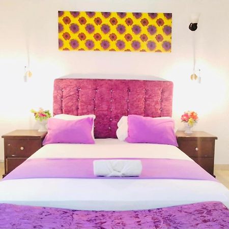 Zunox Guest House Freetown Dış mekan fotoğraf