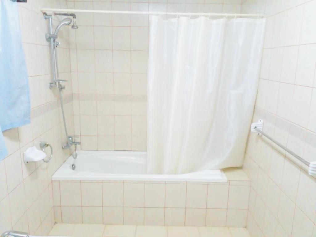 Zunox Guest House Freetown Dış mekan fotoğraf
