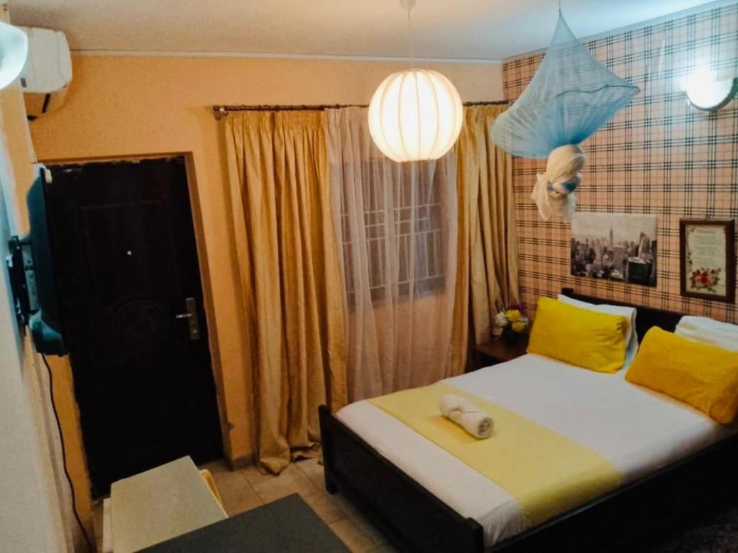 Zunox Guest House Freetown Dış mekan fotoğraf