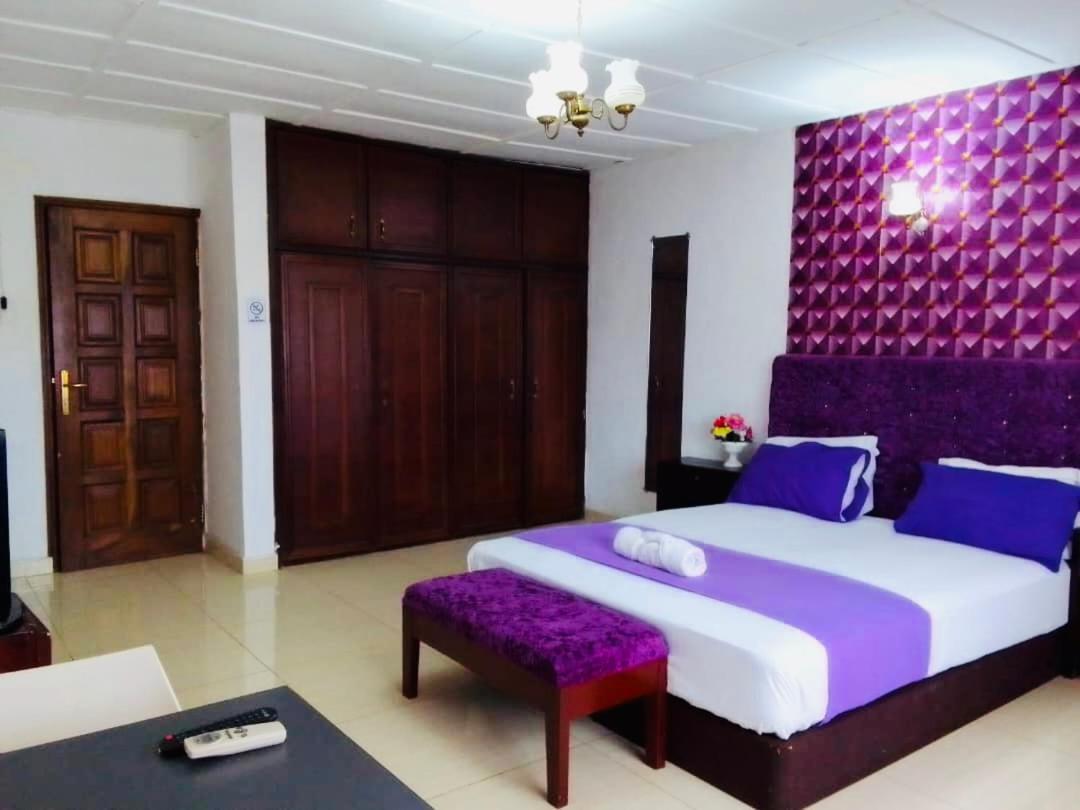 Zunox Guest House Freetown Dış mekan fotoğraf