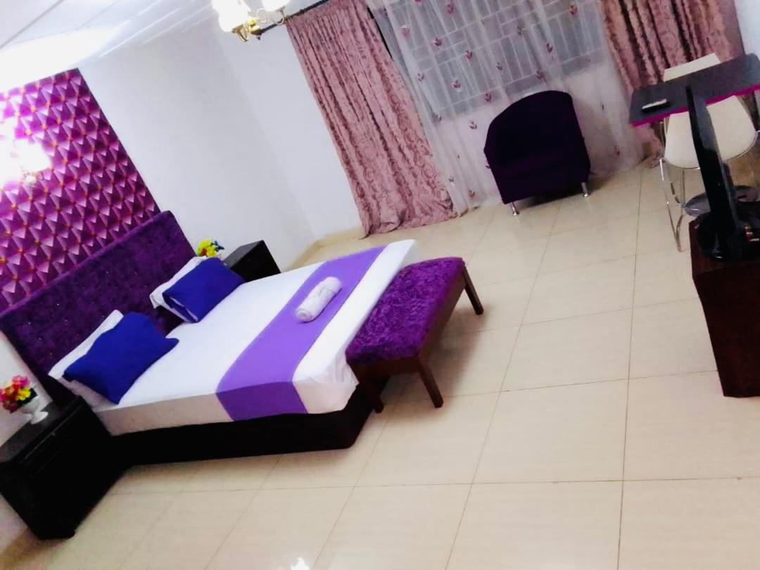 Zunox Guest House Freetown Dış mekan fotoğraf