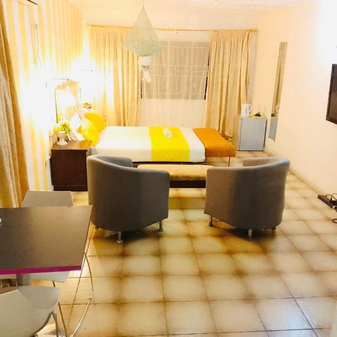 Zunox Guest House Freetown Dış mekan fotoğraf