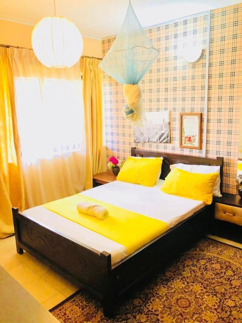 Zunox Guest House Freetown Dış mekan fotoğraf