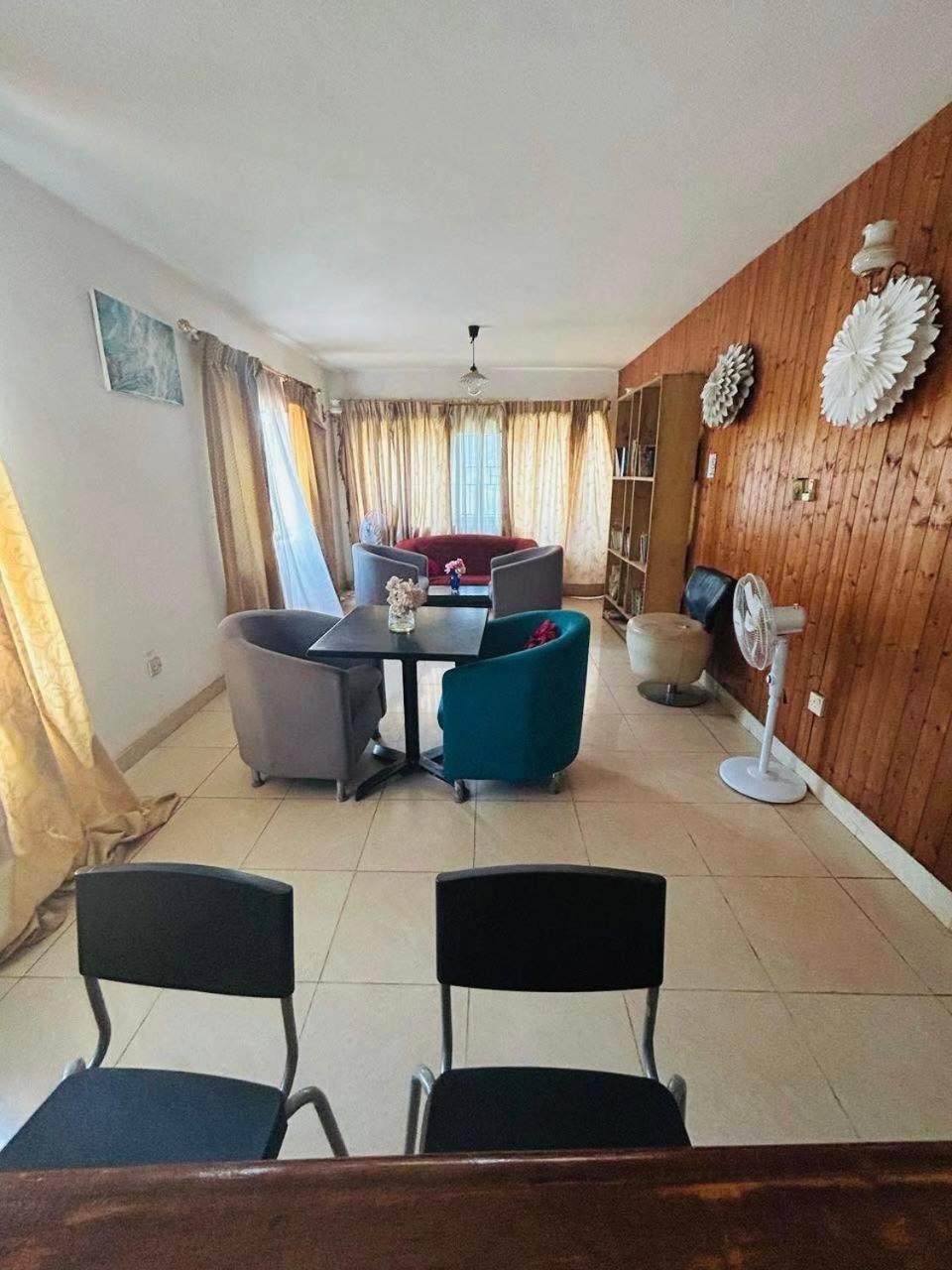 Zunox Guest House Freetown Dış mekan fotoğraf