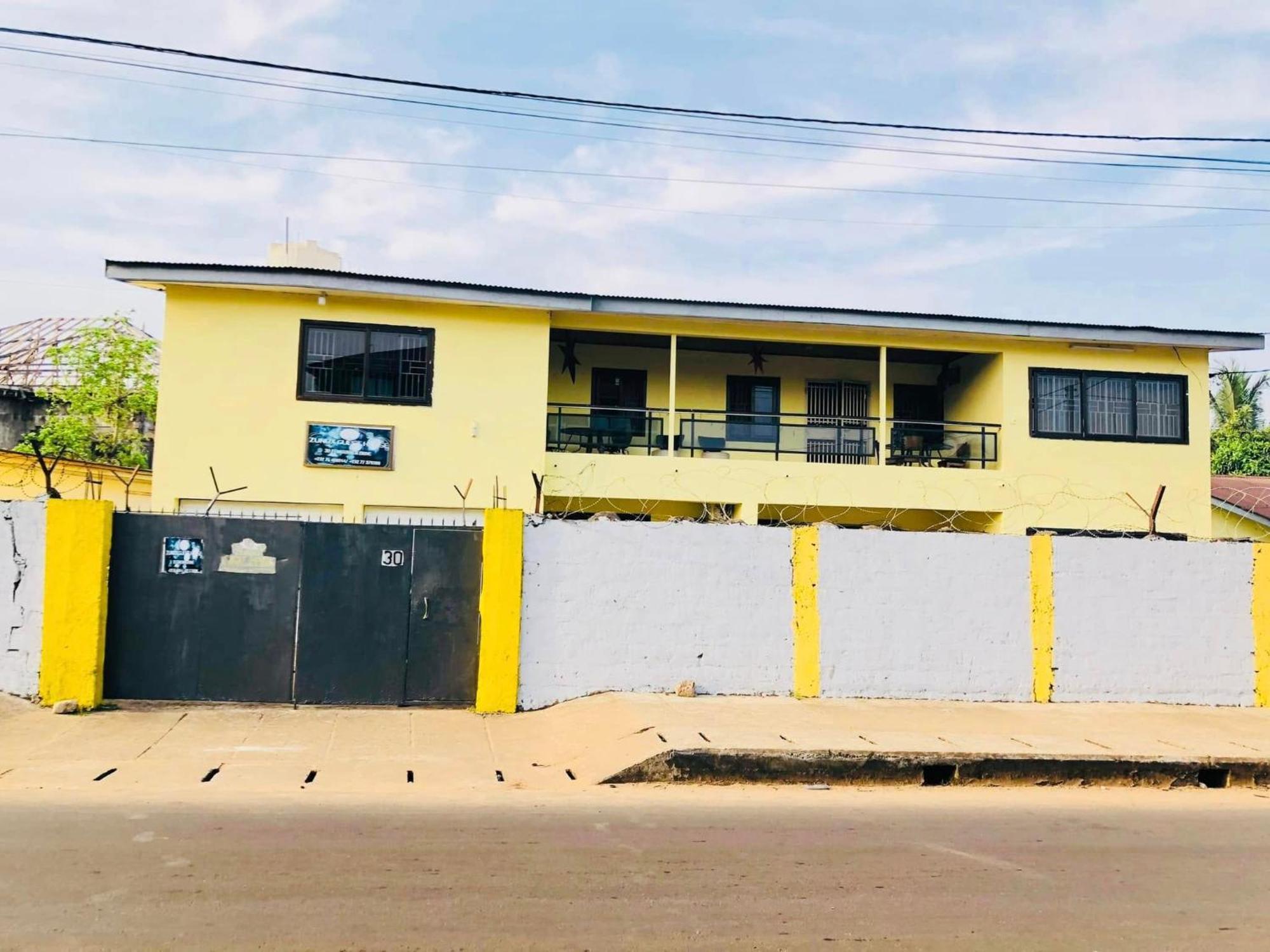 Zunox Guest House Freetown Dış mekan fotoğraf