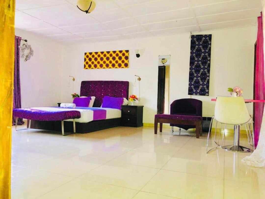 Zunox Guest House Freetown Dış mekan fotoğraf